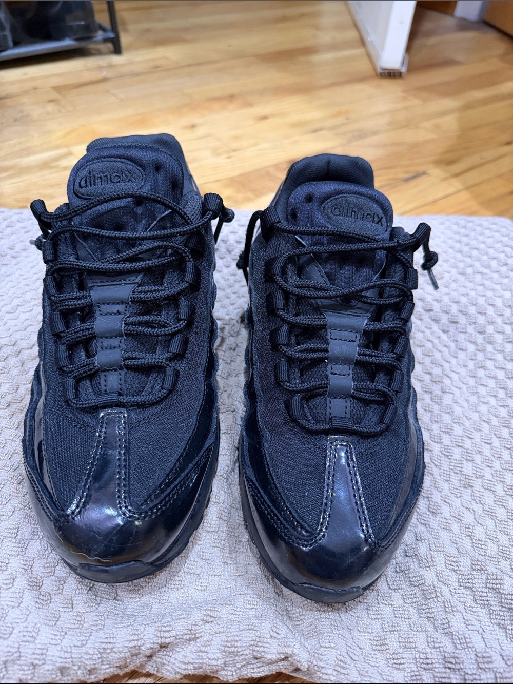 Nike women’s air max 95s Sneakers